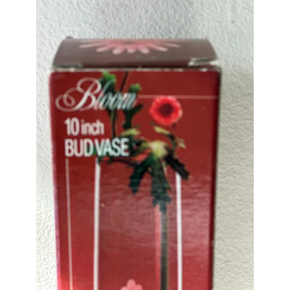 Jardin Collection Bloom 10 inch Bud Vase Hand Fashioned Cut Crystal European
